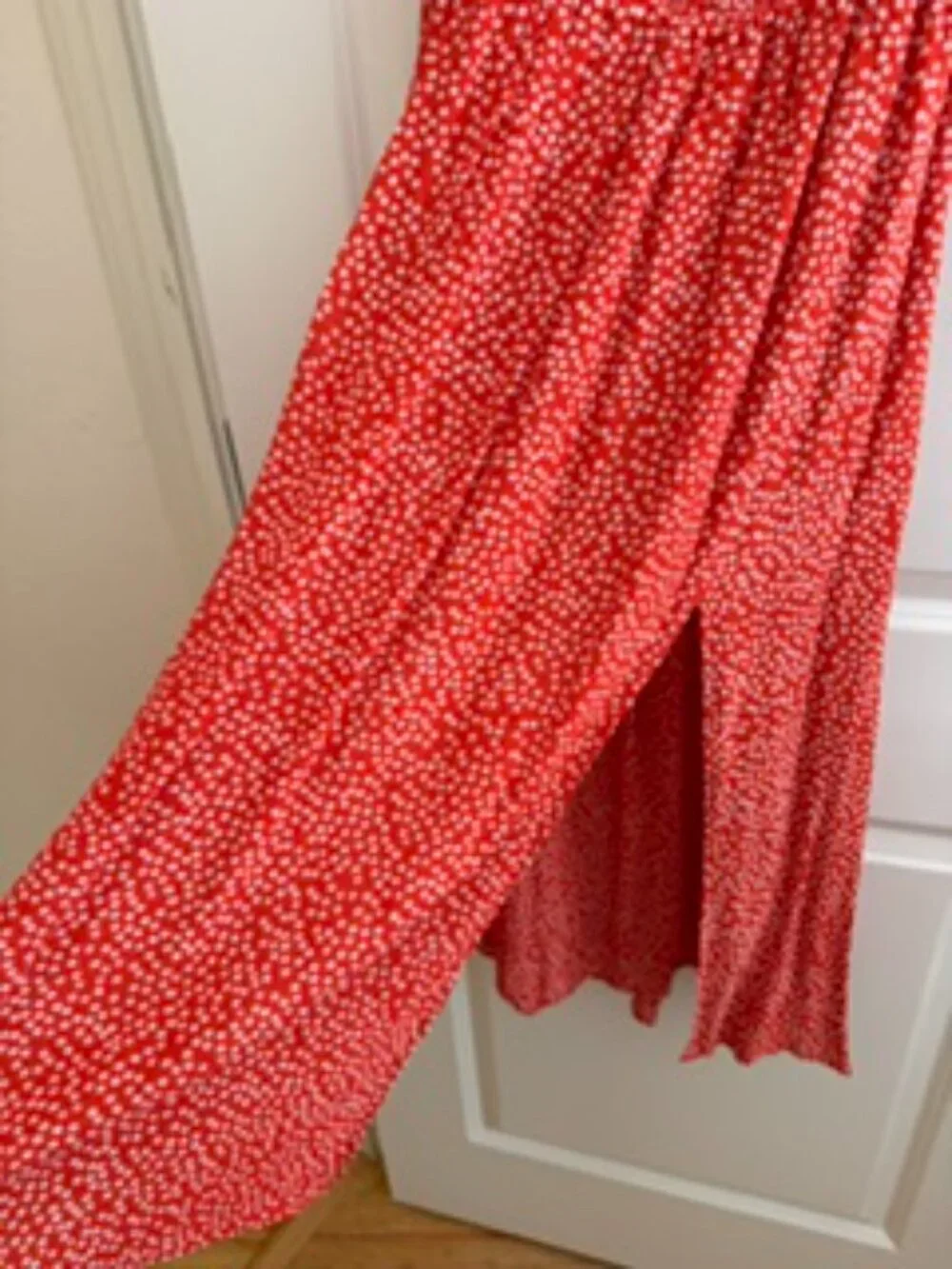Reformation Size Small Red floral dress midi - excellent condition - Picture 4 of 4